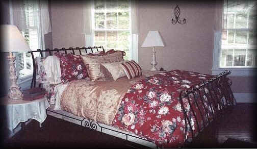 Candlelight Inn  Bed and Breakfast Wilmington NC Rosepetal suite picture